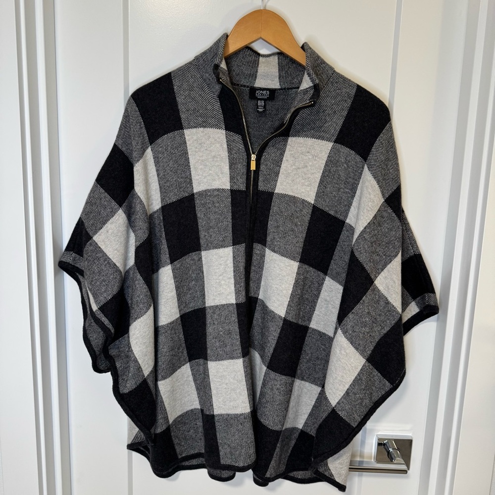 Jones  New  York  Women’s  XL  Black  White  Plaid   Poncho  Sweater  Minimalist